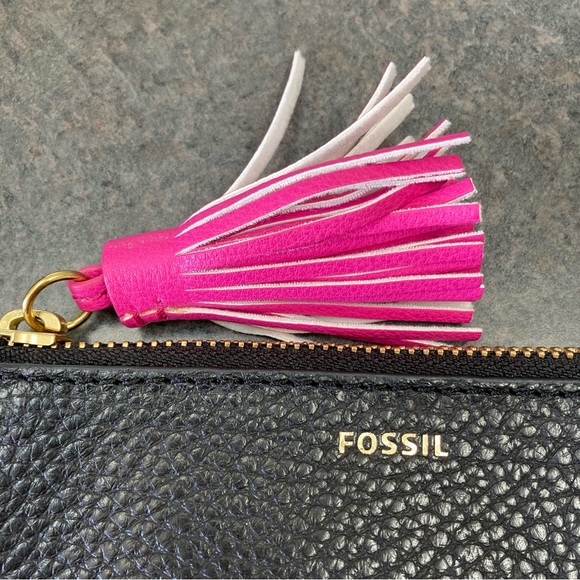 Fossil Black Tara Wristlet Black With Pink Tassel - NWT - Picture 4 of 9